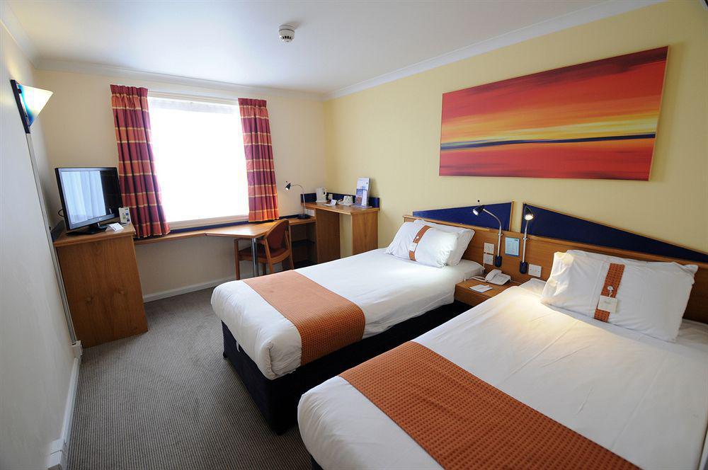 Holiday Inn Express - Glasgow Airport By Ihg Paisley Exterior photo