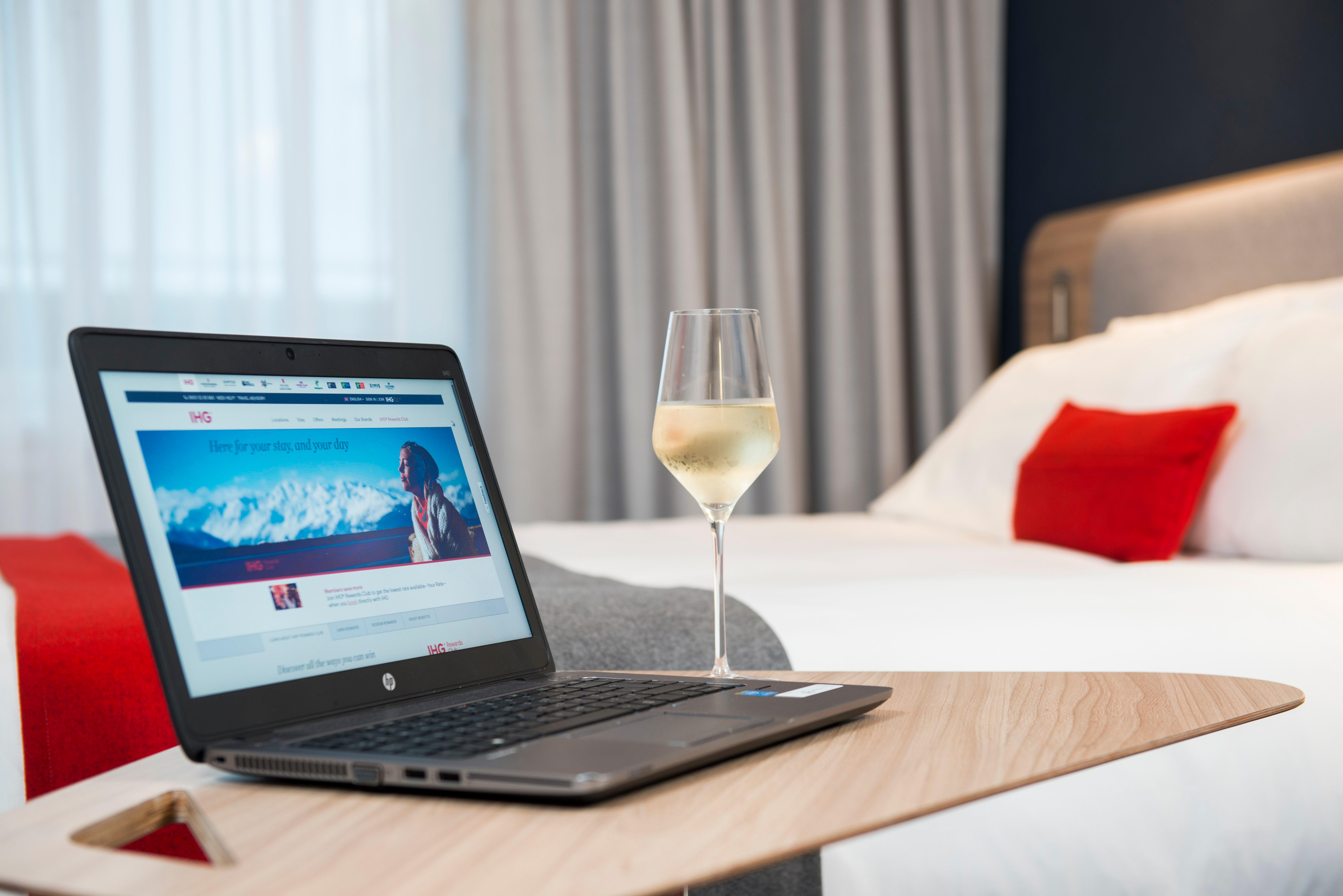 Holiday Inn Express - Glasgow Airport By Ihg Paisley Exterior photo