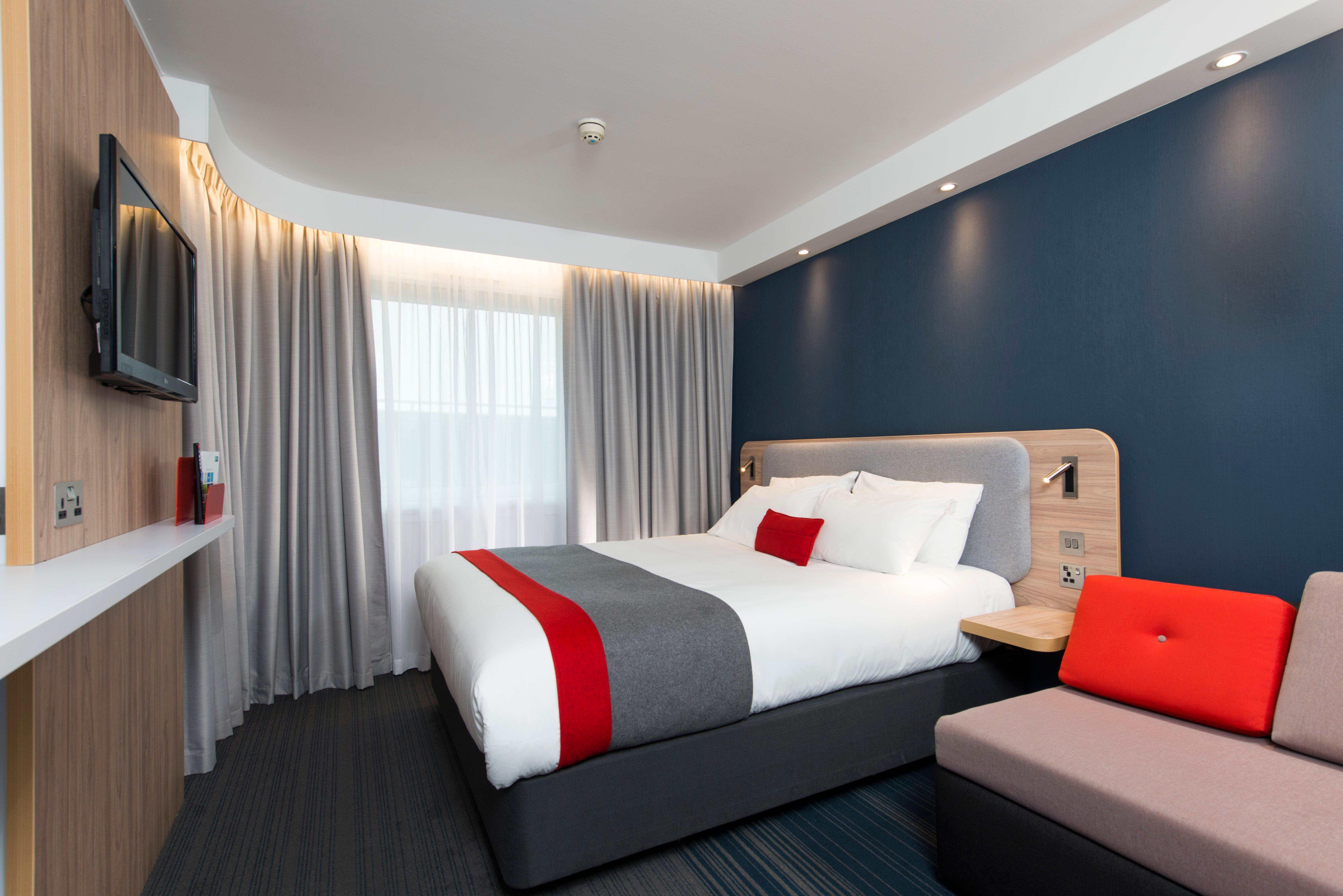 Holiday Inn Express - Glasgow Airport By Ihg Paisley Exterior photo