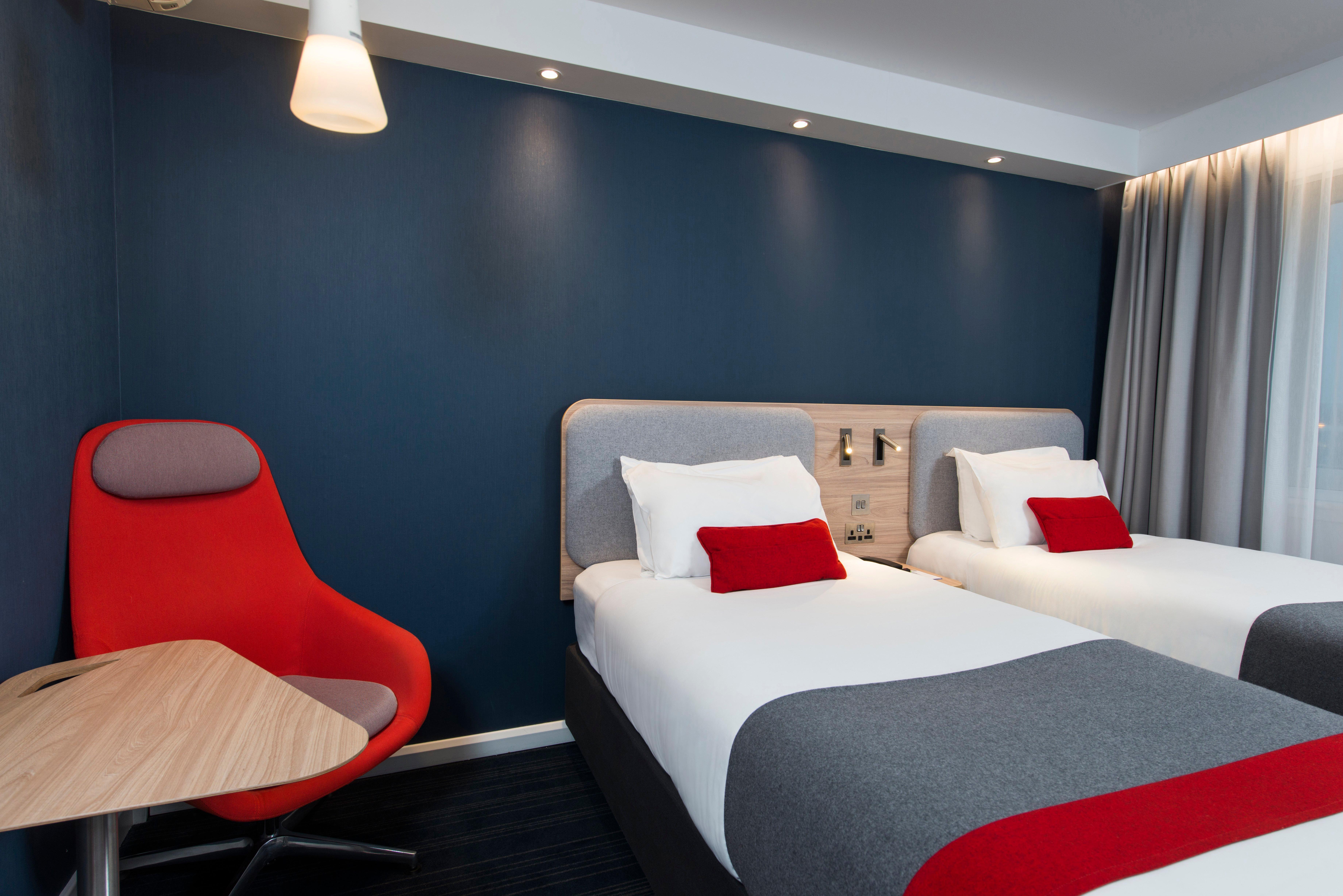 Holiday Inn Express - Glasgow Airport By Ihg Paisley Exterior photo