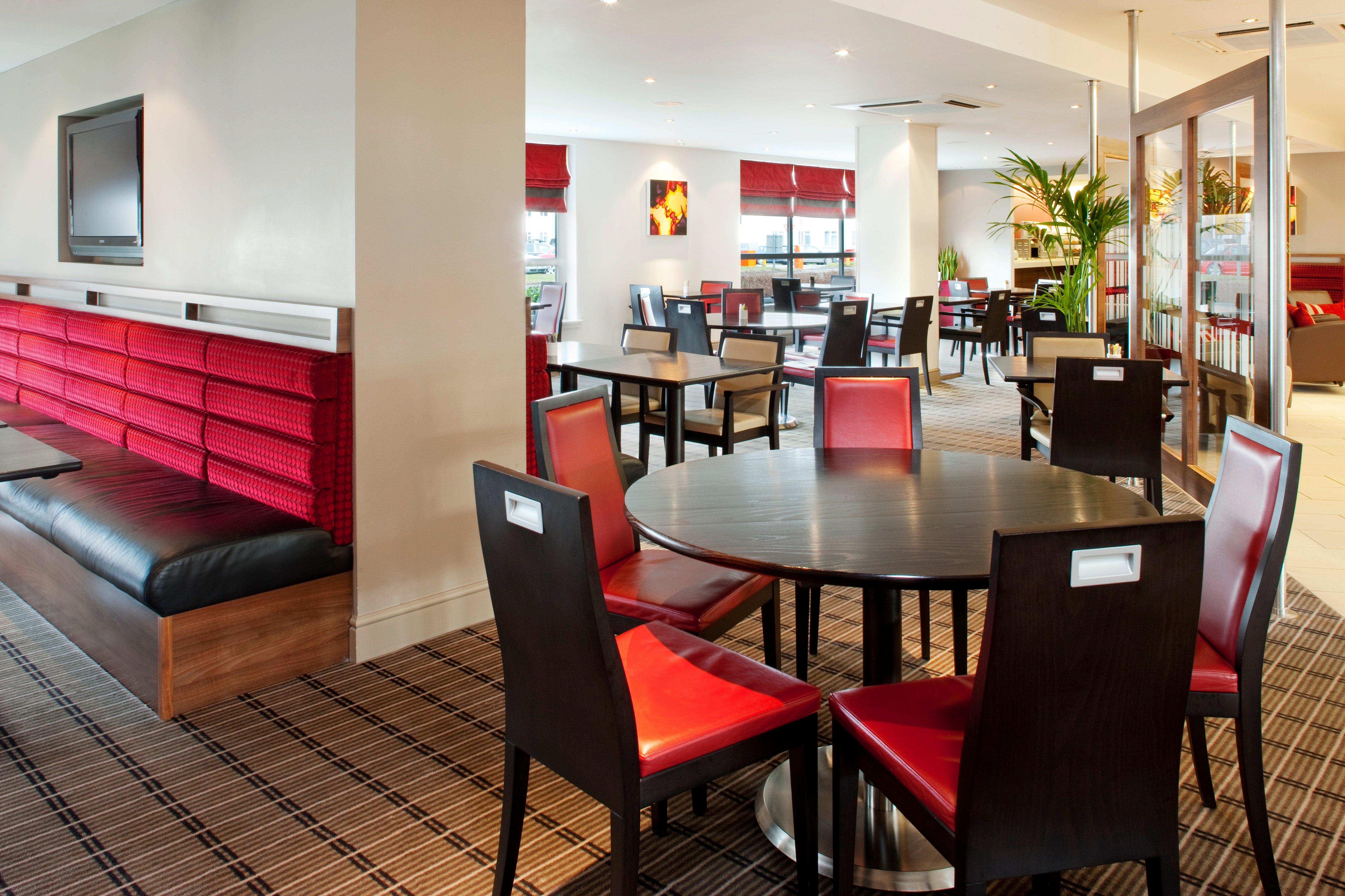 Holiday Inn Express - Glasgow Airport By Ihg Paisley Exterior photo