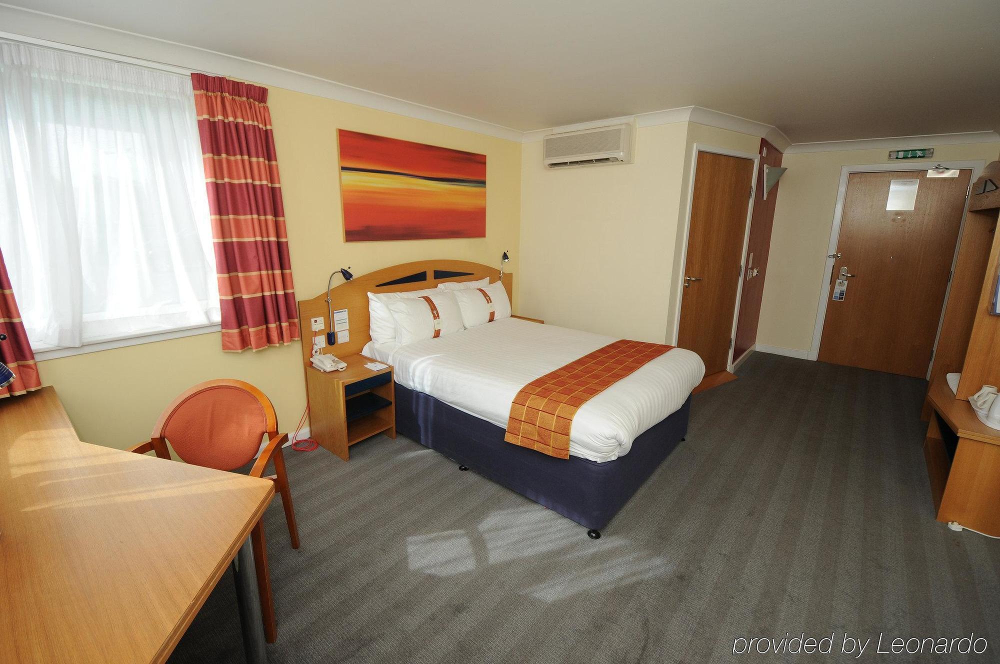 Holiday Inn Express - Glasgow Airport By Ihg Paisley Room photo