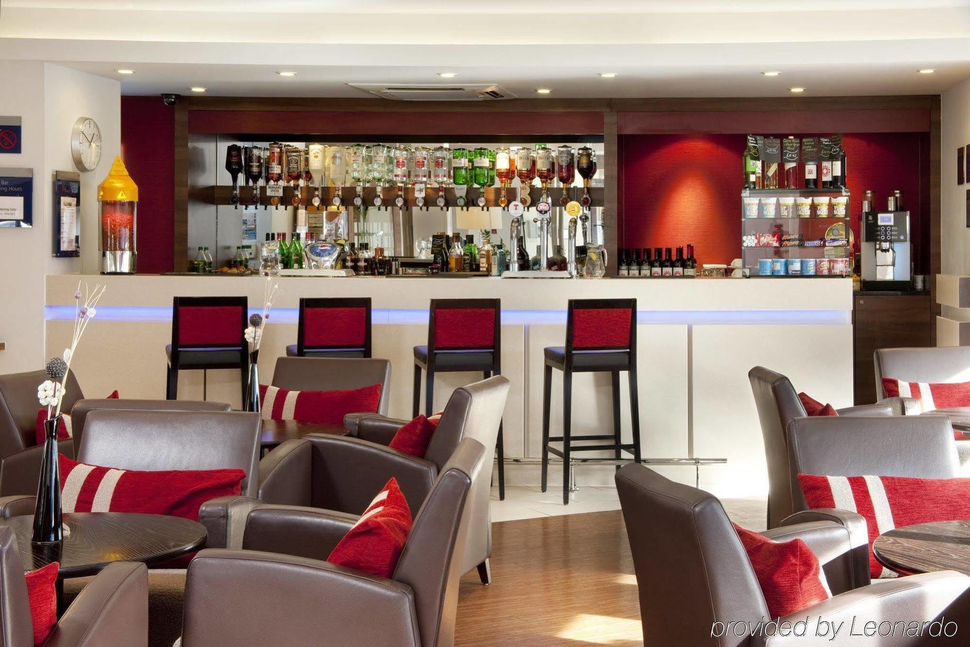 Holiday Inn Express - Glasgow Airport By Ihg Paisley Exterior photo