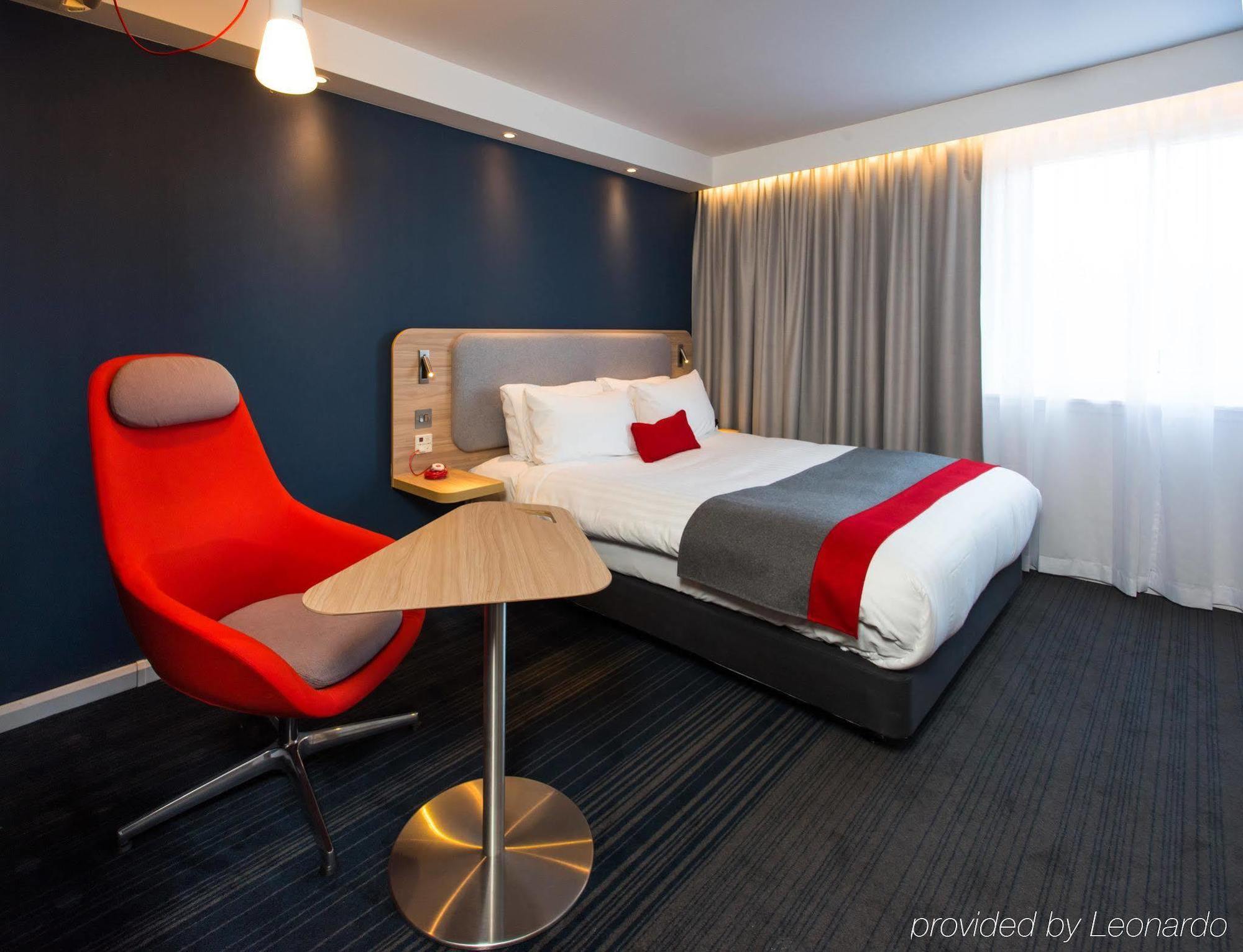 Holiday Inn Express - Glasgow Airport By Ihg Paisley Exterior photo