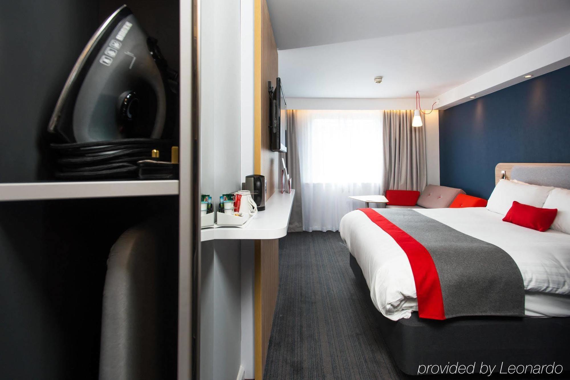 Holiday Inn Express - Glasgow Airport By Ihg Paisley Exterior photo