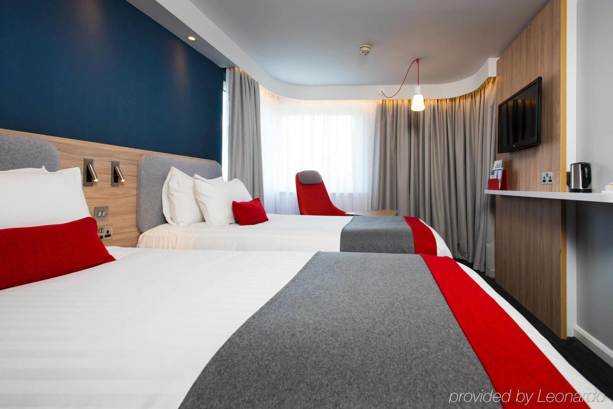Holiday Inn Express - Glasgow Airport By Ihg Paisley Exterior photo